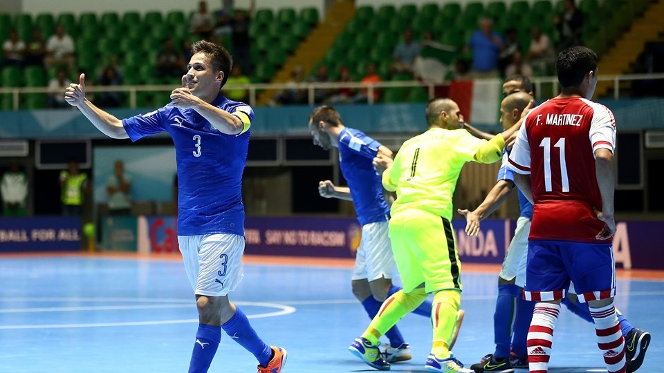 Việt Nam và Italia cùng dẫn đầu bảng C tại World Cup futsal 2016 - 1 Italia đánh bại Paraguay trong trận cầu kịch tính