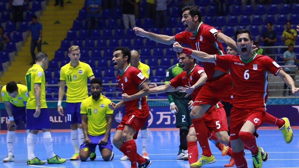 Iran gây sốc khi khiến ĐKVĐ Brazil phải cúi đầu