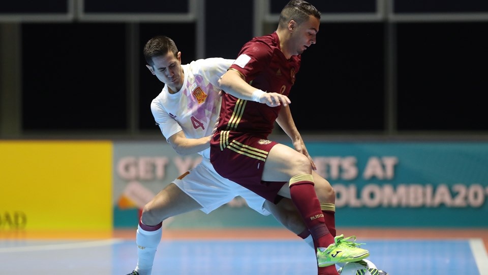 Tây Ban Nha thua Nga, Iran đánh bại Paraguay ở World Cup futsal 2016 - 1 Các cầu thủ Nga luôn chiếm thế chủ động trước Tây Ban Nha