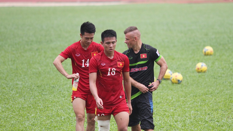 ... cũng như sự tư vấn của chuyên gia thể lực, nhưng vả Huy Hùng lẫn Đình Hoàng đều đã có thể vận động với cường độ cao hơn (ảnh: Trọng Vũ)