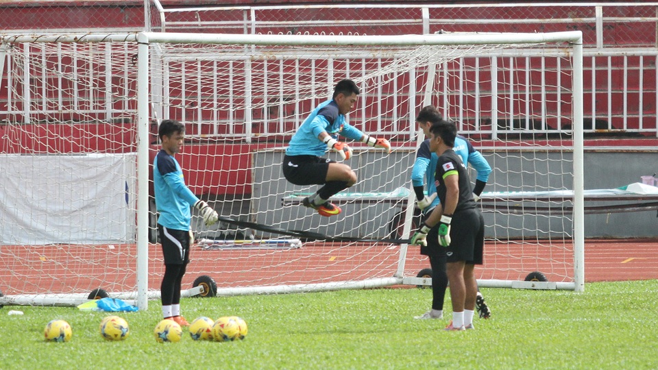 Các thủ môn cũng cần được tăng cường sức bật