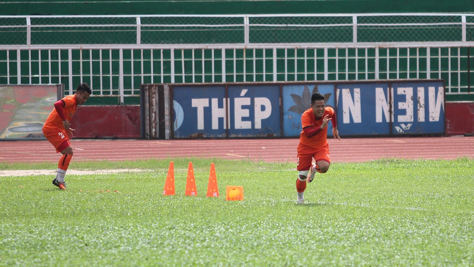 Hoàng Thịnh và Phi Sơn là 2 tuyển thủ được HLV Nguyễn Hữu Thắng khuyến cáo là cần phải giảm cân