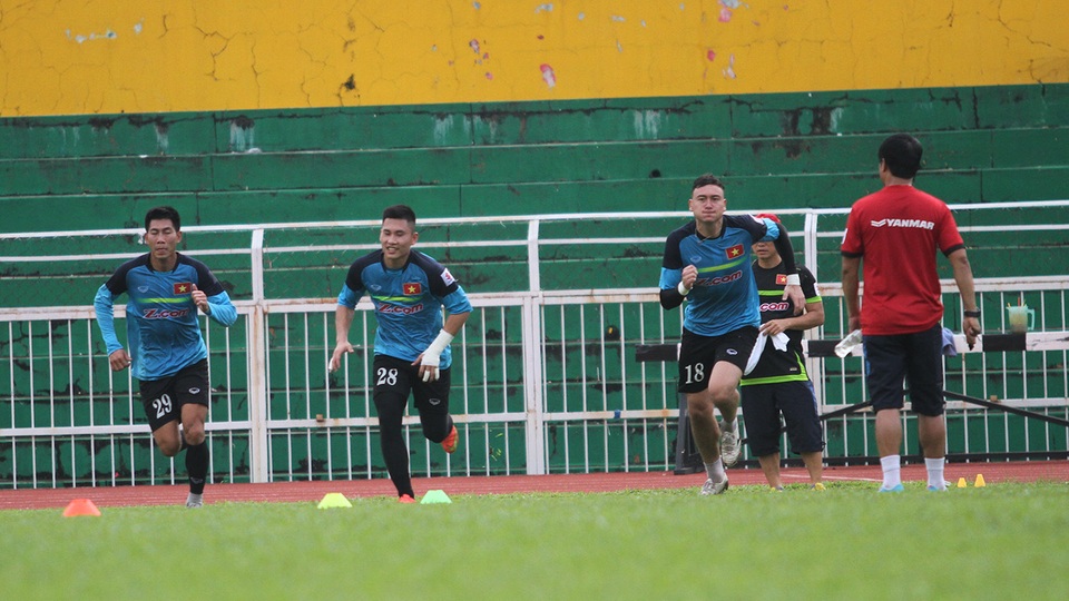 Các thủ môn cũng tập rất hăng say, kể cả ở các bài nước rút