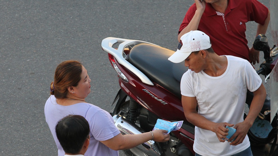 Khán giả Cần Thơ nô nức xem đội tuyển Việt Nam - 9