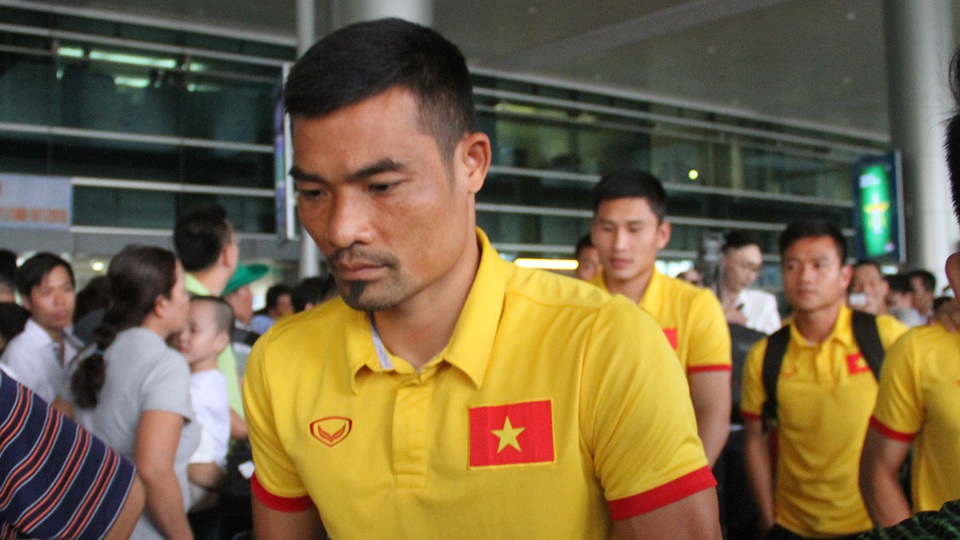 Trung vệ Đình Luật khoác áo CLB TPHCM trong mùa giải 2017 (ảnh: Trọng Vũ)