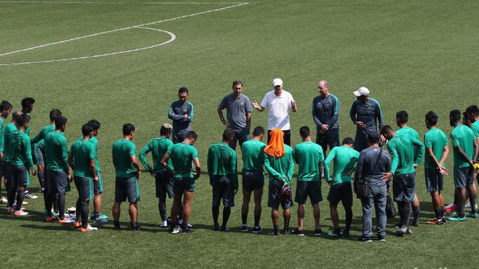 HLV Riedl đặt mục tiêu thắng đội tuyển Việt Nam trên sân nhà - 1 Indonesia tập luyện, chuẩn bị cho trận bán kết lượt đi với đội tuyển Việt Nam