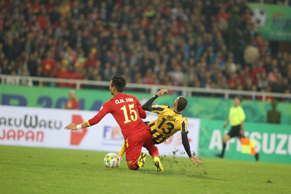 Đội tuyển Việt Nam chưa hề ngược dòng thành công ở bán kết AFF Cup - 2 Năm 2014, đội tuyển Việt Nam từng nhận thất bại sốc 2-4 trước Malaysia trên sân Mỹ Đình