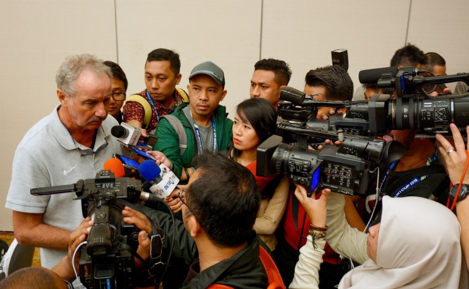 Indonesia chuẩn bị sẵn hai sơ đồ chiến thuật để đá với Thái Lan - 1 HLV Alfred Riedl đứng trước cơ hội lần đầu vô địch AFF Cup