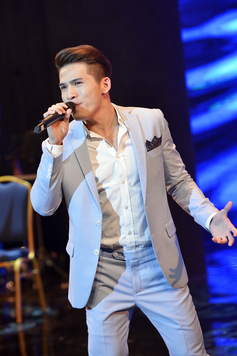 Quốc Thiên hát lại hit của hoa hậu Phương Nga sáng tác - 4