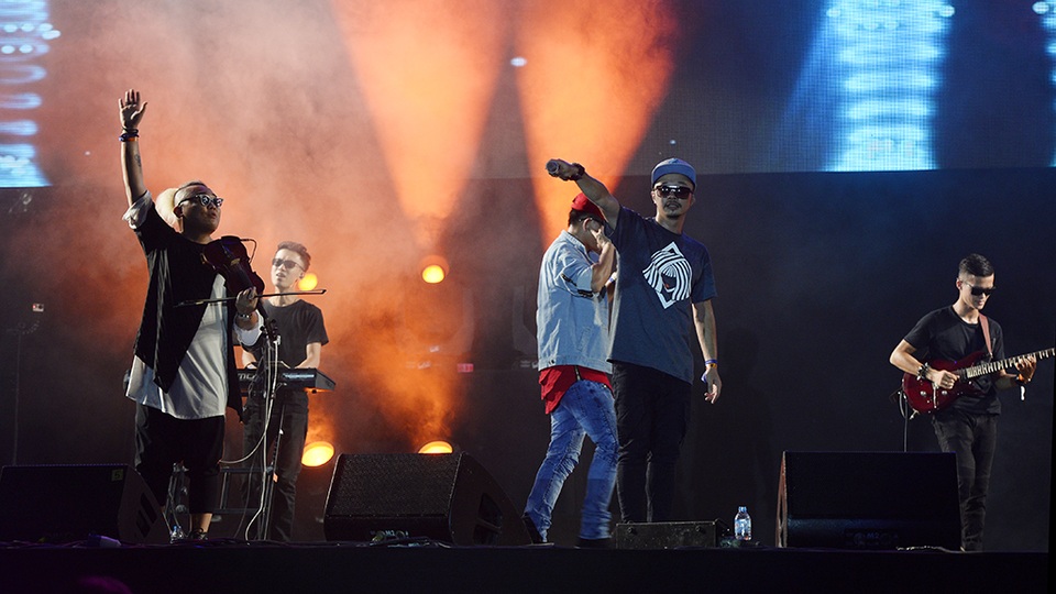 Diva Mỹ Linh chinh phục khán giả với những bản hit đình đám - 17