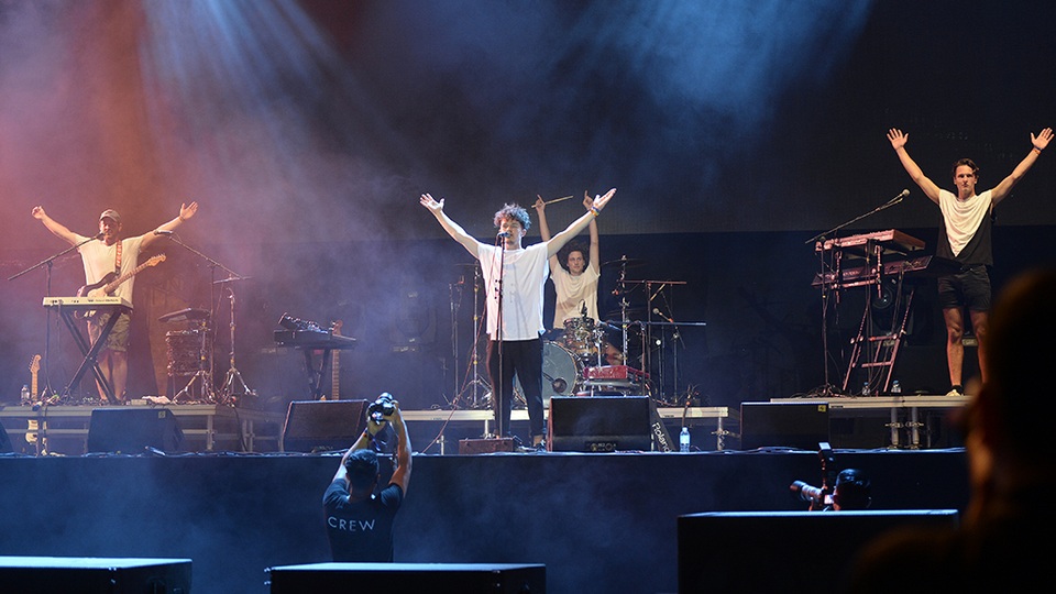 Xem lại màn trình diễn “hút hồn fan” của Saveus - 8