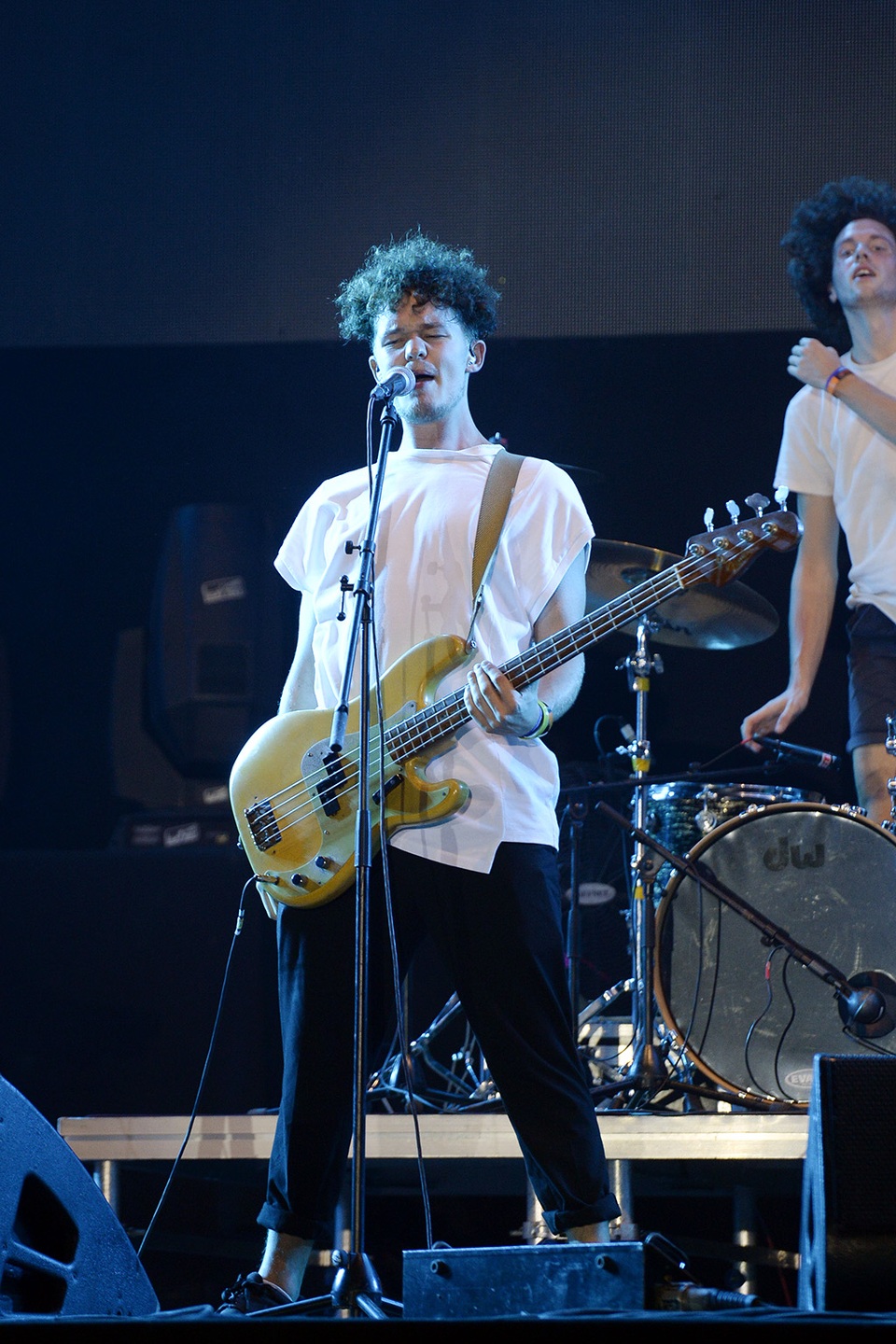 Xem lại màn trình diễn “hút hồn fan” của Saveus - 1