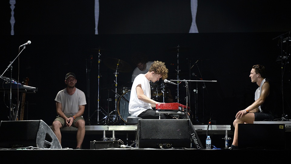 Xem lại màn trình diễn “hút hồn fan” của Saveus - 6