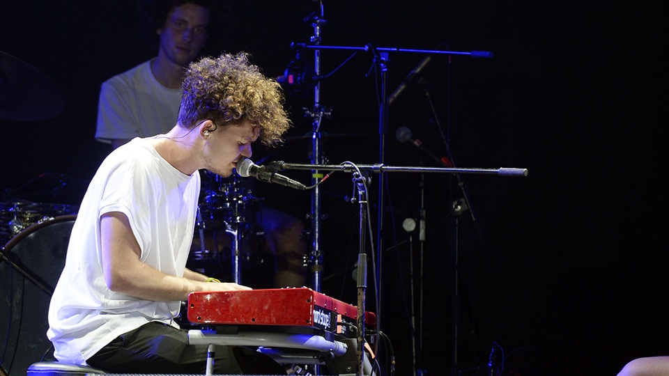 Xem lại màn trình diễn “hút hồn fan” của Saveus - 7