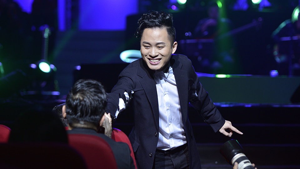 Tùng Dương hết “quái” nhưng vẫn… “lạ”! - 10