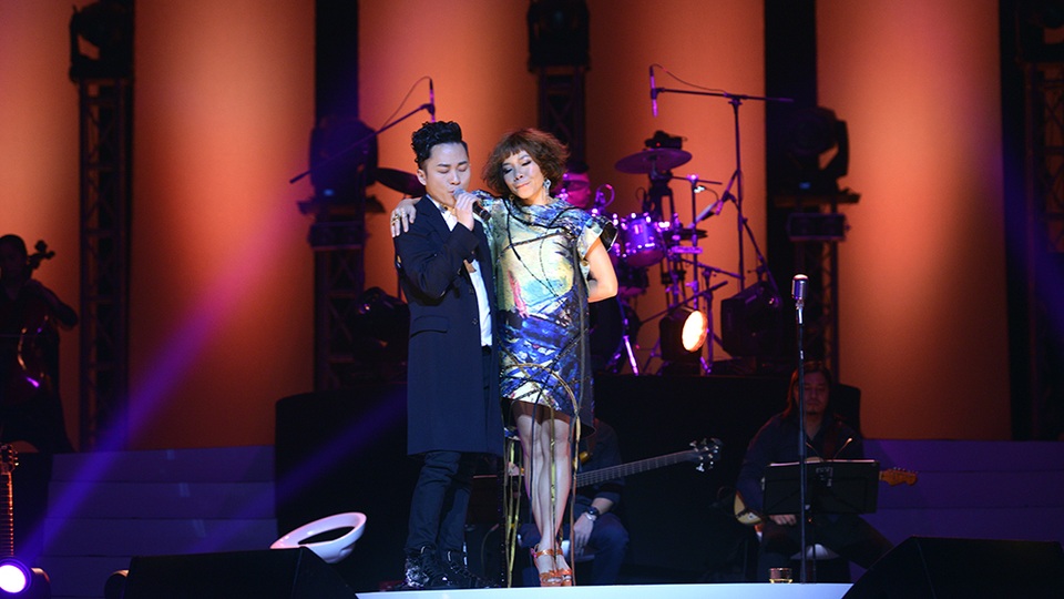 Tùng Dương hết “quái” nhưng vẫn… “lạ”! - 15