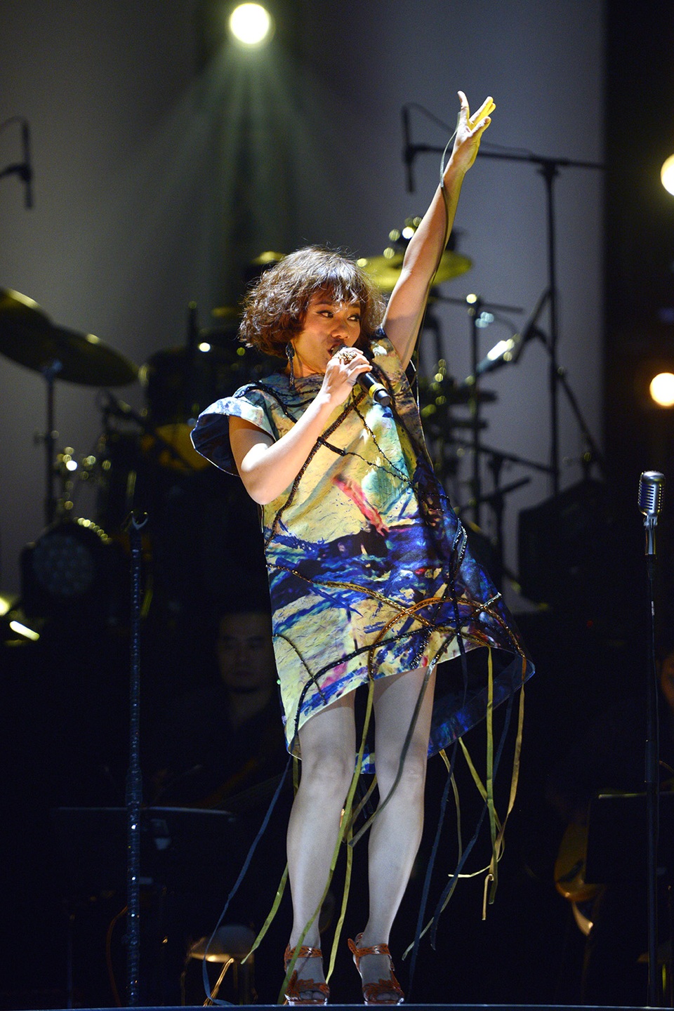 Tùng Dương hết “quái” nhưng vẫn… “lạ”! - 17