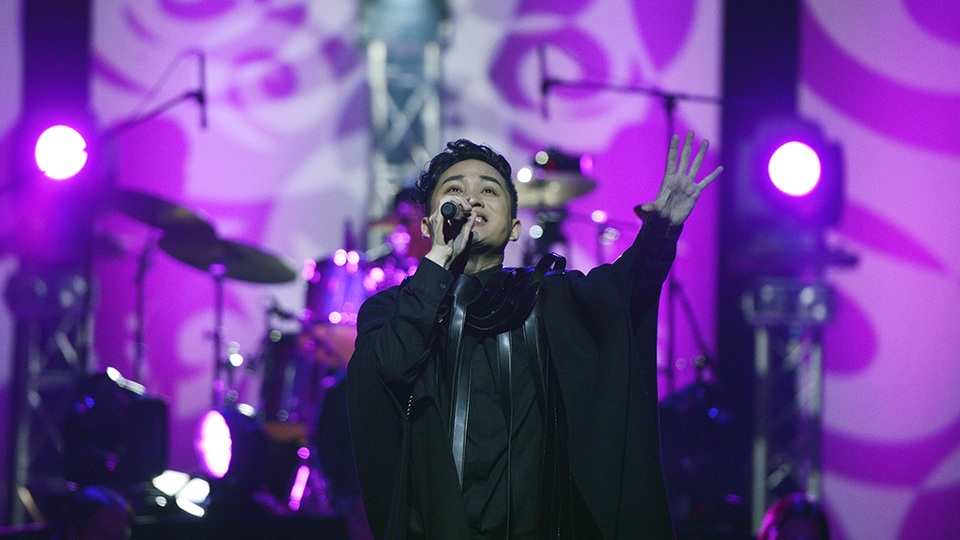 Tùng Dương hết “quái” nhưng vẫn… “lạ”! - 22