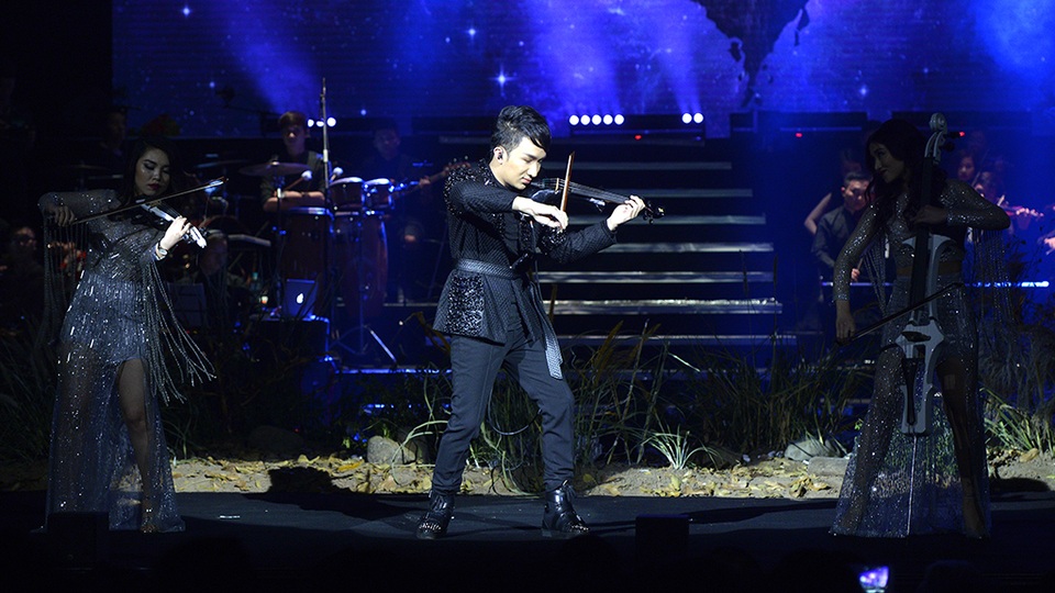 Dù còn trẻ, lần đầu tiên làm đêm diễn lớn, chưa tránh được những thiếu sót nhưng với cố gắng nỗ lực của một nghệ sĩ đam mê với nghề, Hoàng Rob đáng được khích lệ, trân trọng.