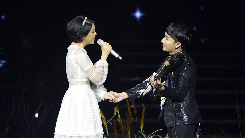 Thu Phương chia sẻ rằng, không biết nhịp đập trái tim Hoàng Rob thế nào, Thu Phương cảm thấy rất hồi hộp, với tiếng đàn này giúp Thu Phương bé bỏng một chút…