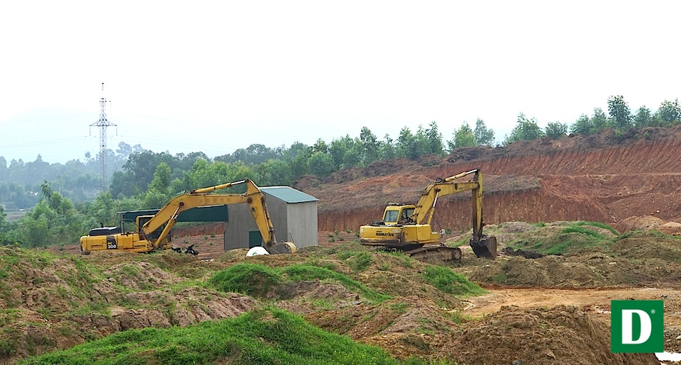 Nghệ An: “Loạn” khai thác đất trái phép - 2 Nghệ An: “Loạn” khai thác đất trái phép - 2