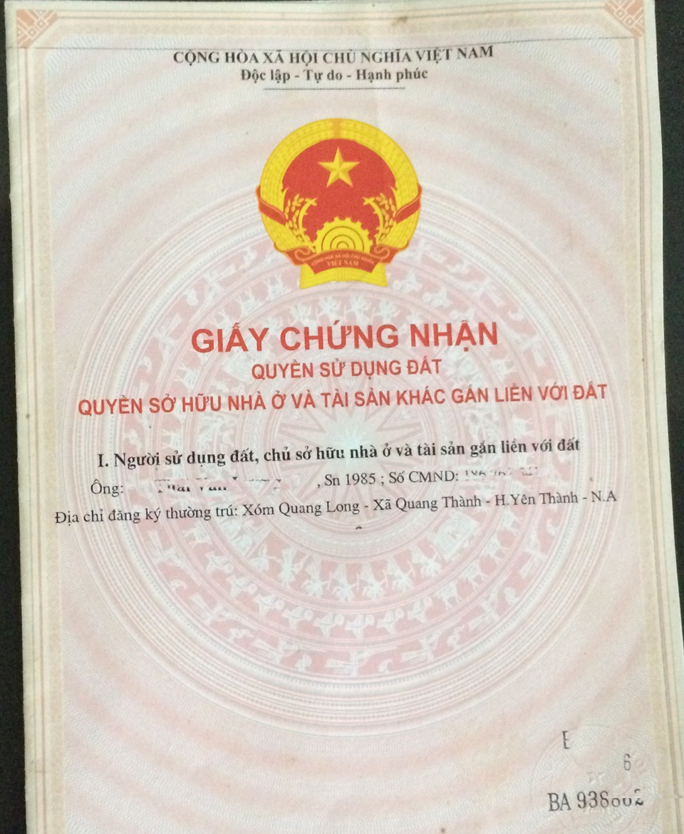 Để làm một chiếc sổ đỏ, người dân xã Quang Thành đã phải bỏ ra từ 1-7 triệu đồng cho cán bộ địa chính xã.