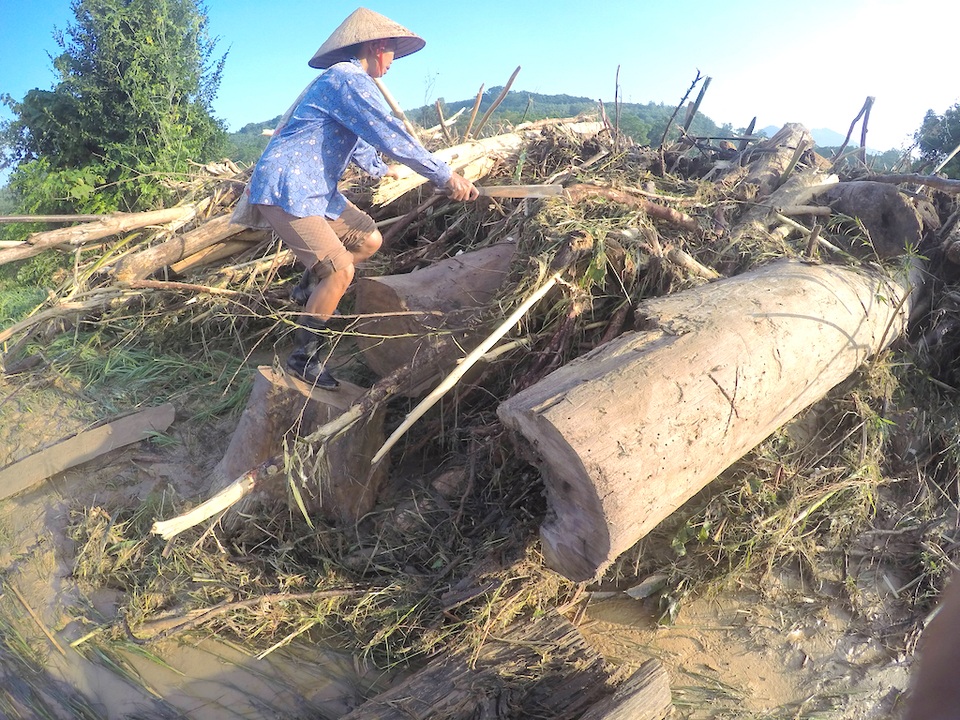 Ngổn ngang, tan hoang sau lũ quét - 9 Ngổn ngang, tan hoang sau lũ quét - 9