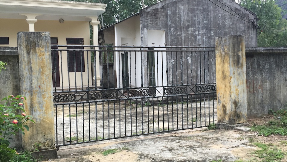 Nhà máy nước tiền tỷ như …“lỗ mũi” và gần 10 năm đắp chiếu - 2 Cũng từ đó đến nay, nhà máy nước nhỏ bé này luôn cửa đóng then cài.