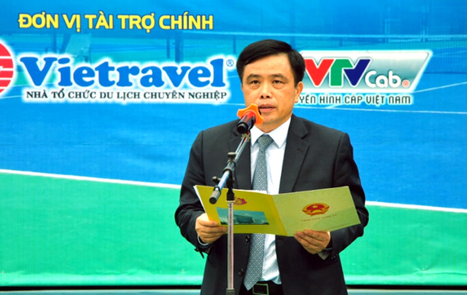 Ông Huỳnh Thanh Điền - Phó Chủ tịch UBND tỉnh, Chủ tịch Liên đoàn quần vợt Nghệ An phát biểu tại lễ khai mạc.
