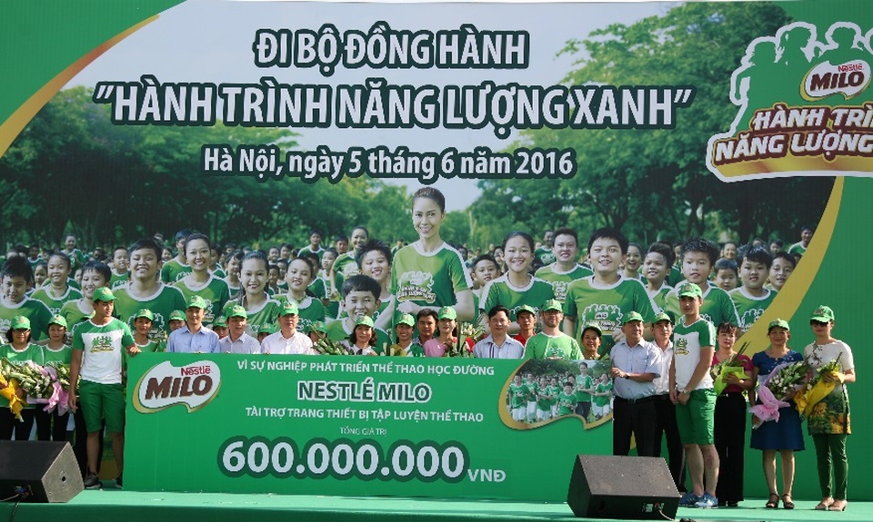 Những điều mẹ Việt nào cũng phải biết nếu không muốn con bị thấp còi - 3 Nestle MILO trao tặng trang thiết bị tập luyện thể thao trị giá 600.000.000VND cho các trường khó khăn tại Hà Nội
