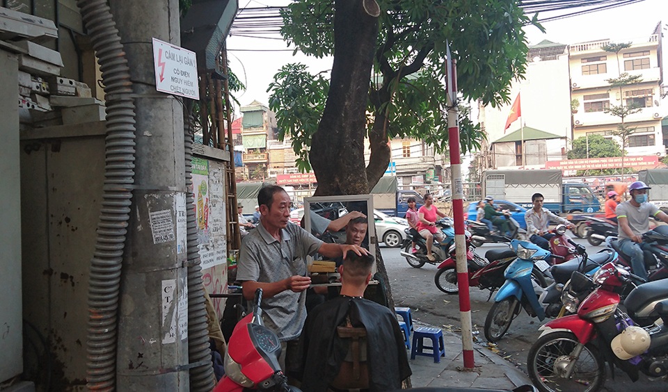 Người dân thủ đô dường như vẫn rất bàng quan trước tử thần.