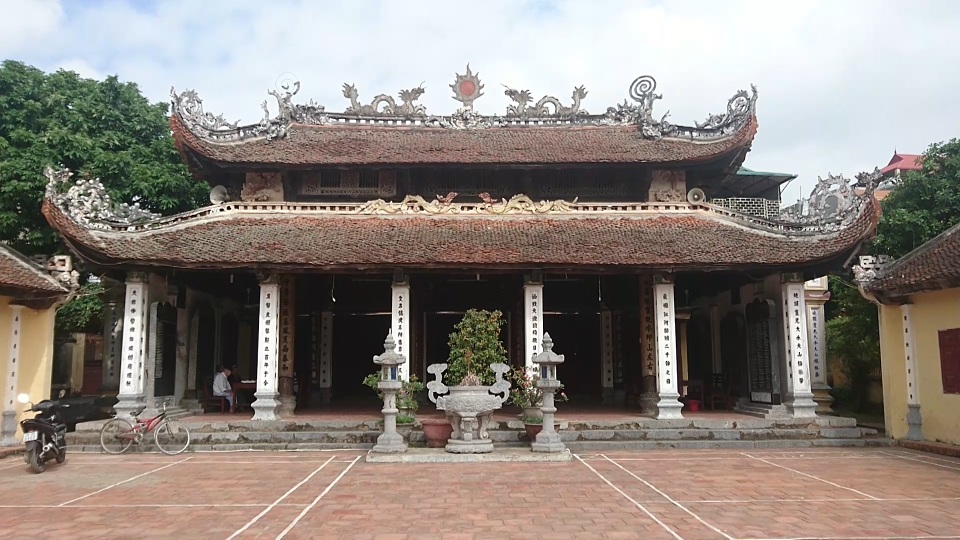 Hà Nội: "Xén" cả di tích quốc gia dựng nhà tầng, vì sao chưa xử lý dứt điểm? - 4 Đình Đại Mỗ là di tích lịch sử, kiến trúc và nghệ thuật được xếp hạng nhưng vẫn bị xâm hại.