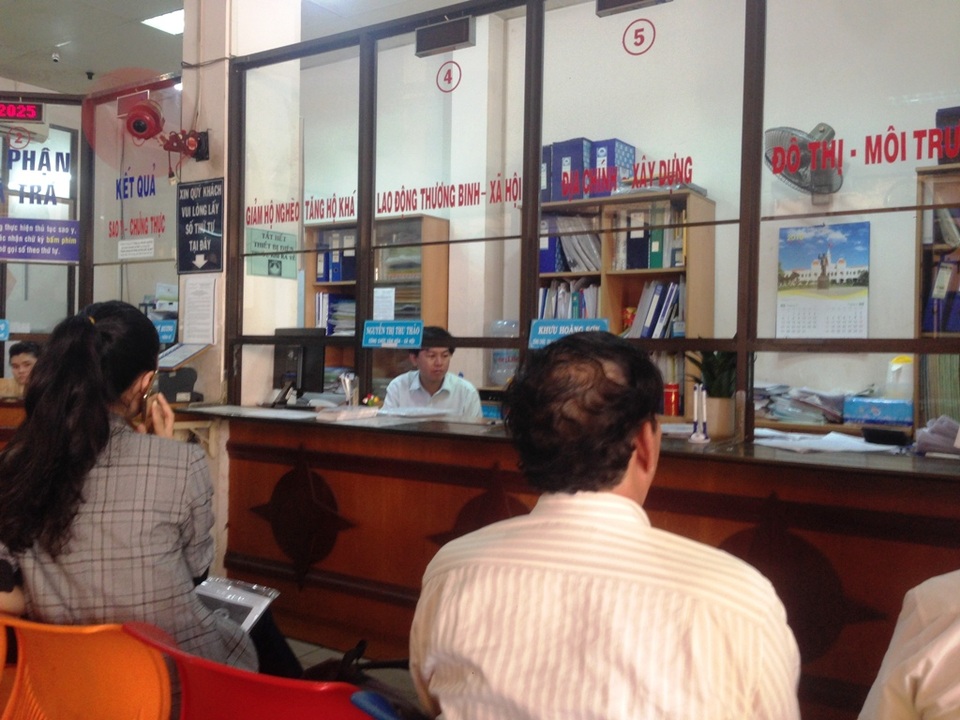 Vừa tinh giản 143 biên chế, TPHCM muốn tuyển thêm... 482 người - 1 TPHCM muốn tuyển thêm 482 công chức trong năm 2016
