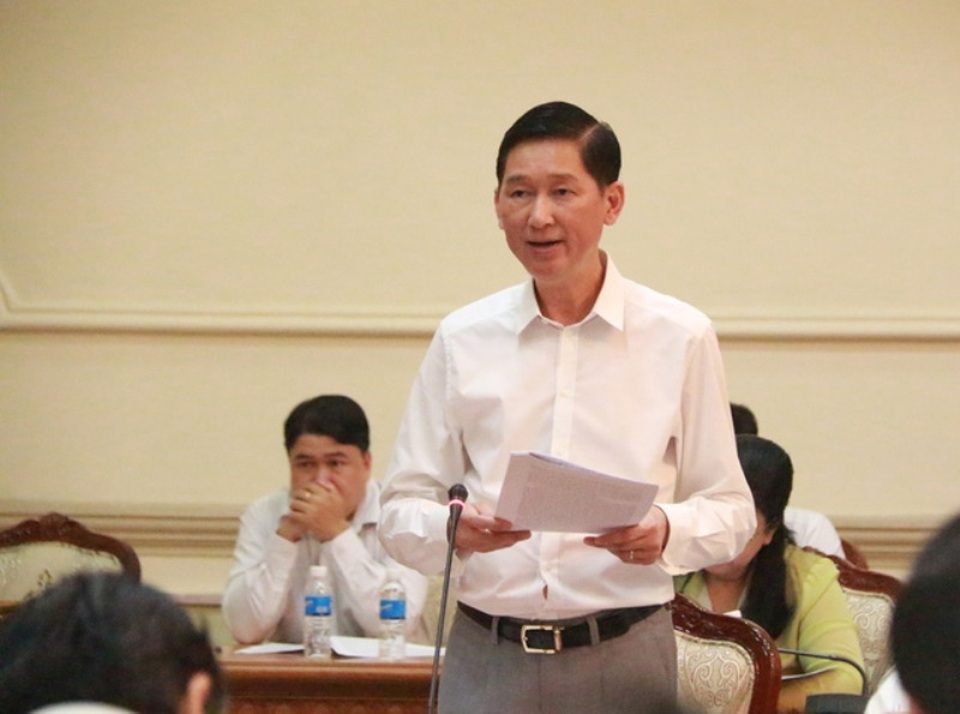 TPHCM không xây trung tâm hành chính tập trung để tránh lãng phí - 2 Phó Chủ tịch UBND TPHCM Trần Vĩnh Tuyến nhấn mạnh đến năm 2020 tất cả thủ tục hành chính liên quan đến người dân, doanh nghiệp áp dụng dịch vụ công trực tuyến và liên thông điện tử