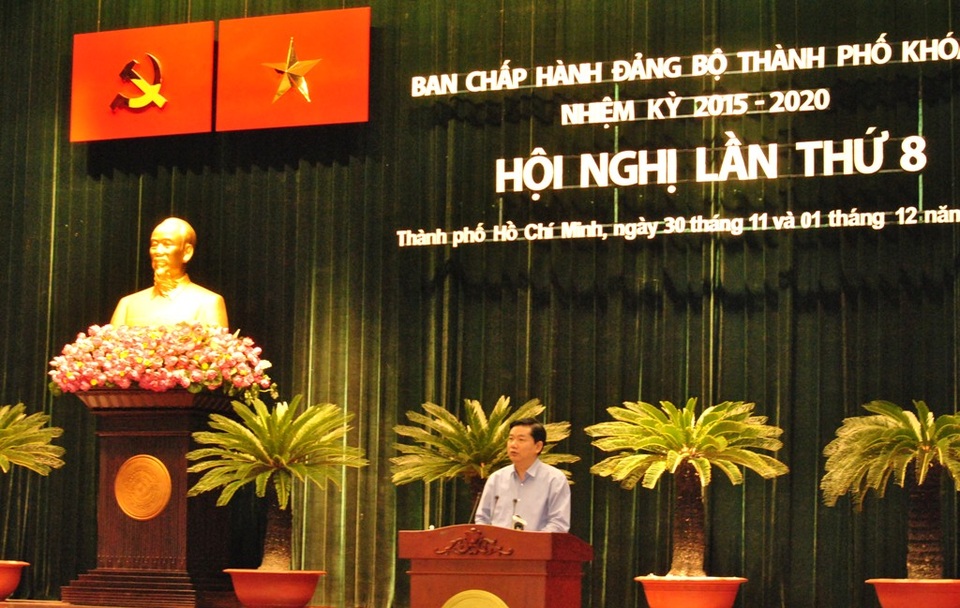 Bí thư Thăng: Thành phố có thể bắn pháo hoa vào mỗi cuối tuần - 1 Bí thư Thành ủy TPHCM Đinh La Thăng phát biểu bế mạc Hội nghị lần thứ 8 Ban Chấp hành Đảng bộ TPHCM khóa X, sau 1,5 ngày làm việc (ảnh T.H)