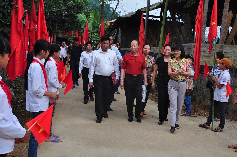 
Buổi lễ khánh thành trân trọng được đón ông Phạm Huy Hoàn - Tổng biên tập báo điện tử Dân trí, Giám đốc quỹ Khuyến học Việt Nam; bà Nguyễn Thị Thanh Huyền - Tổng giám đốc công ty May 10 cùng các lãnh đạo tỉnh Yên Bái và lãnh đạo huyện Văn Trấn...
