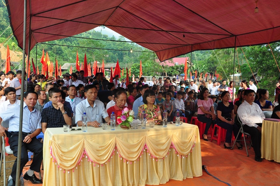 Buổi lễ khánh thành thực sự là một ngày hội lớn đối với người dân nơi đây.