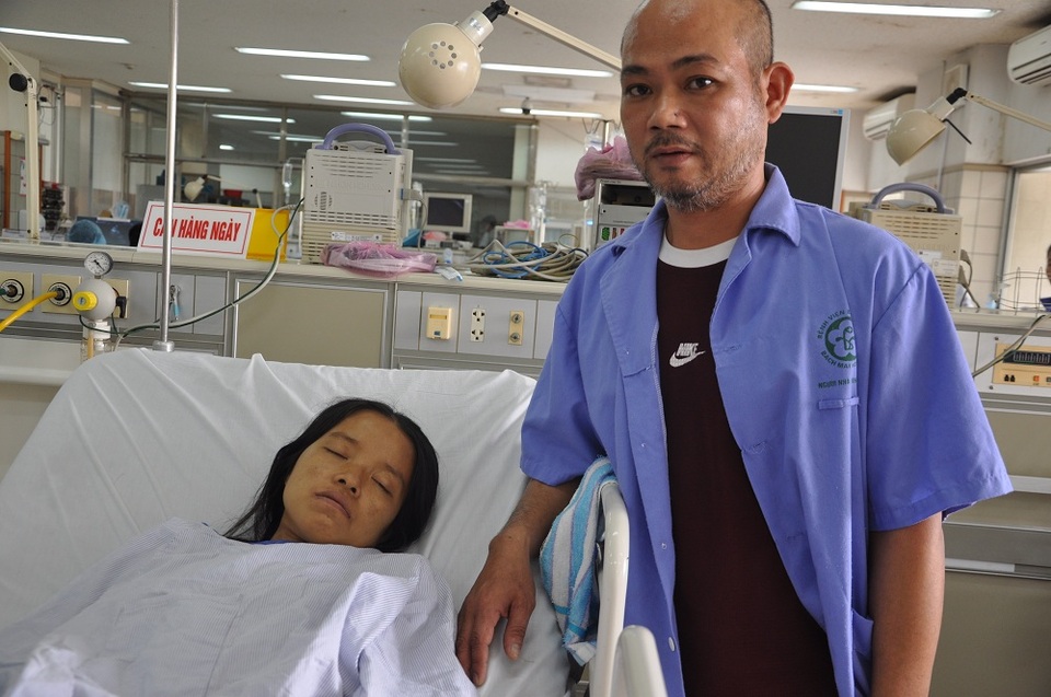 Anh Bình gửi lời cám ơn đến các bác sĩ và bạn đọc Dân trí đã cứu sống vợ con anh.