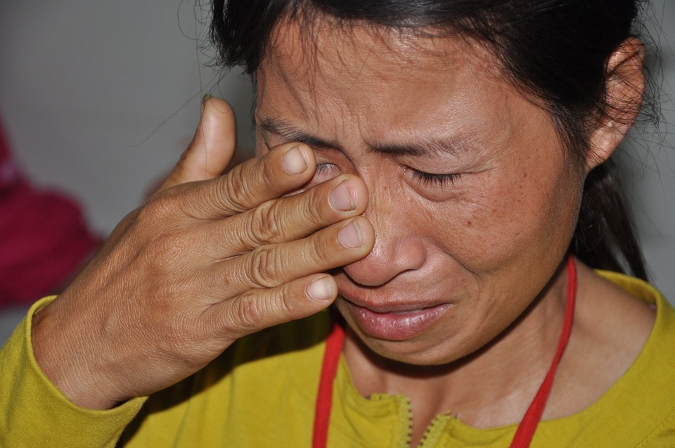 Chi phí mổ thay van cho chồng được bác sĩ thông báo hết khoảng 130 triệu đồng khiến chị Hương sợ hãi.