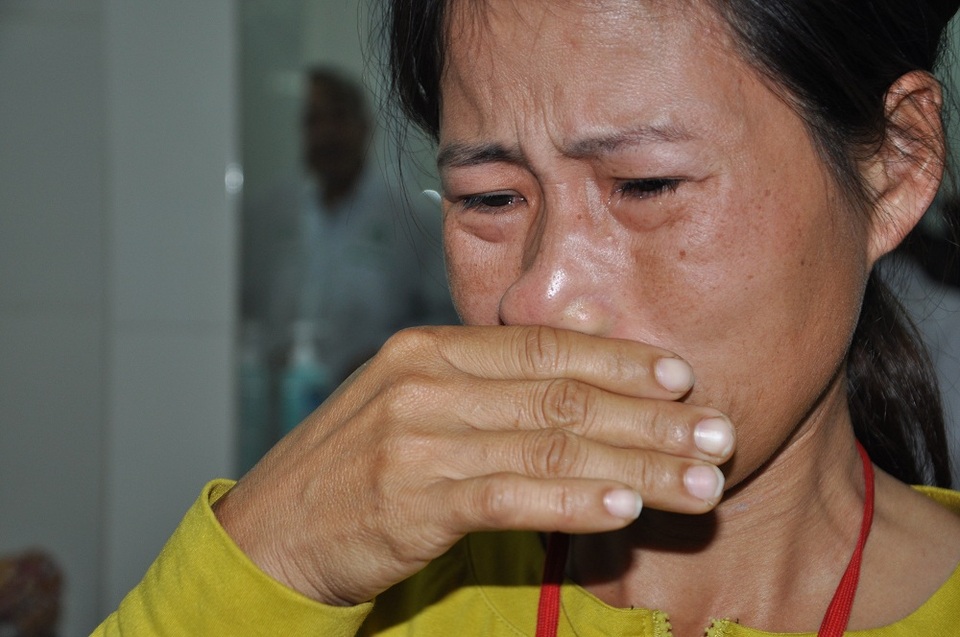 Chị Hương không còn đủ bình tĩnh khi nghĩ đến ngày đưa chồng về nhà để chết.