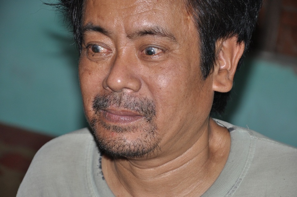 Chồng chị Làn, anh Tuyển không được bình thường như người khác.