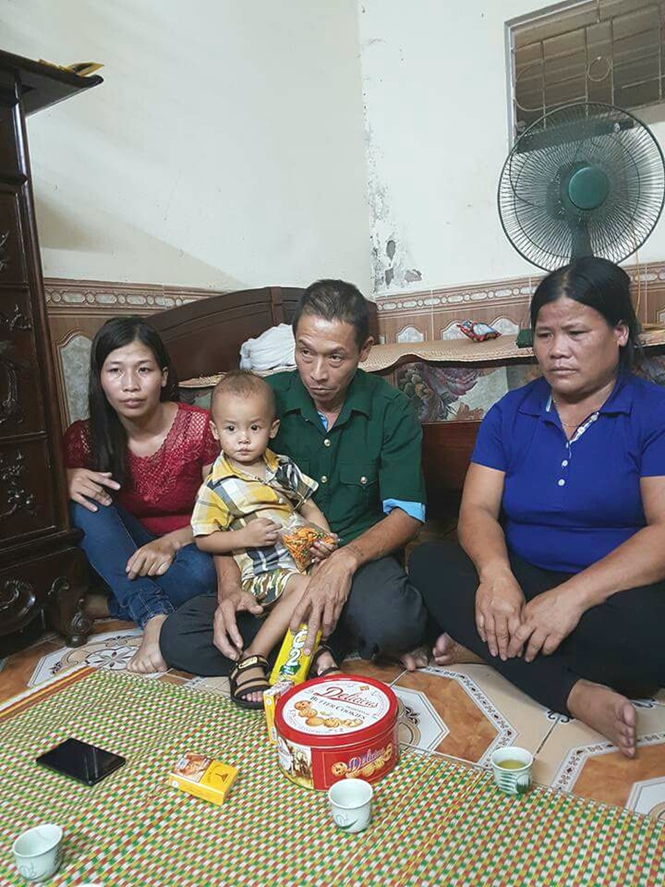 TAND Tối cao và Bộ Công an lên tiếng về vụ lái xe chở tôn gây chết người - 1 Ông Bình còng được tại ngoại, trở về căn nhà trọ chật hẹp vào tối qua (Ảnh: N.A.T)
