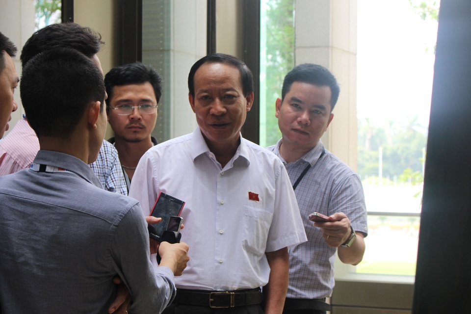 
Thượng tướng Lê Quý Vương- Thứ trưởng Bộ Công an trao đổi với báo chí sáng 25/10. (Ảnh: V.T.)
