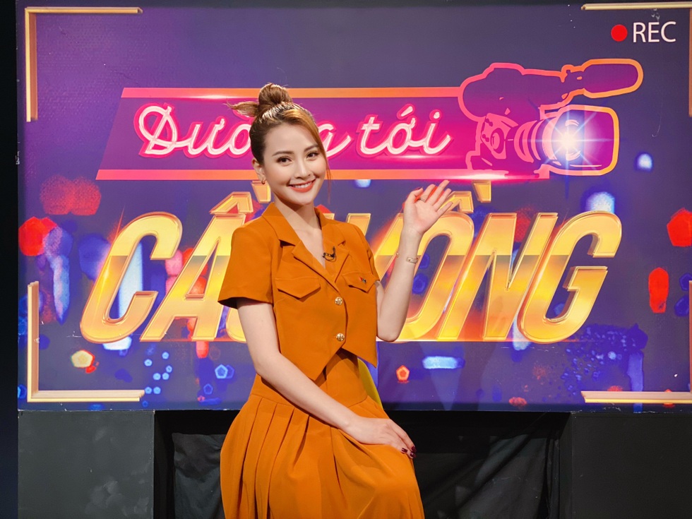 MC Mù Tạt VTV: Tôi chuẩn bị tinh thần bị chửi khi đóng 11 tháng 5 ngày - 11 MC Mù Tạt VTV: Tôi chuẩn bị tinh thần bị chửi khi đóng 11 tháng 5 ngày - 11