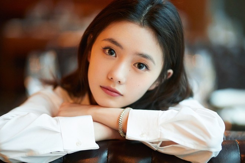 Nàng thơ sinh năm 2000 của Trương Nghệ Mưu nổi tiếng nhờ được o bế - 13 Nàng thơ sinh năm 2000 của Trương Nghệ Mưu nổi tiếng nhờ được o bế - 13