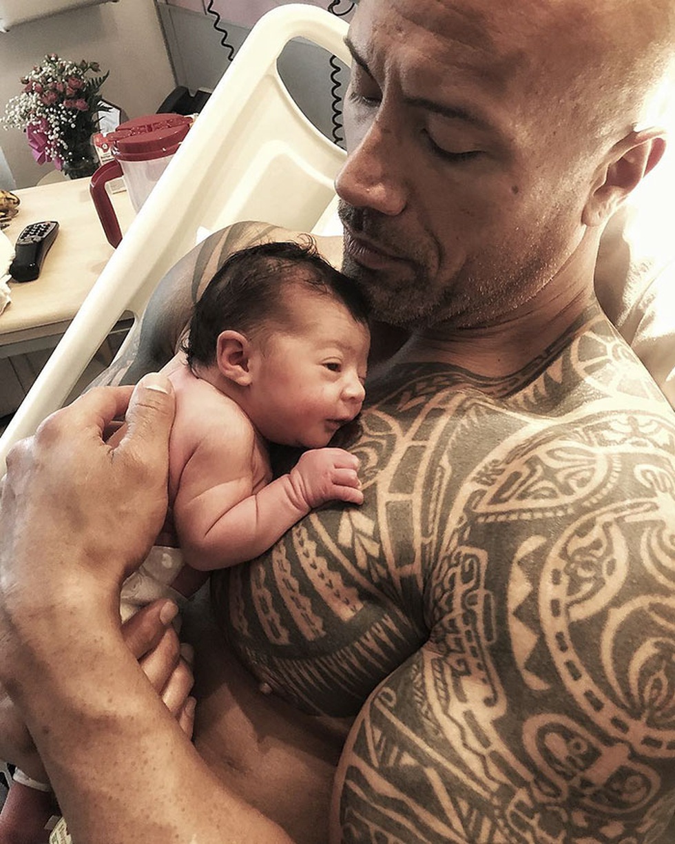 The Rock Dwayne Johnson: A muscular hero who loves, pampers his wife, loves children - 6