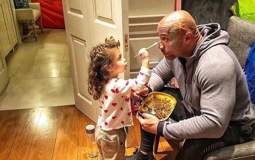 The Rock Dwayne Johnson: A muscular hero who loves, pampers his wife, loves children - 10