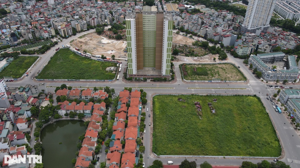 Chuyên gia hiến kế cách ngăn chặn đầu cơ đất đai, găm đất rồi bỏ đó - 3 Chuyên gia hiến kế cách ngăn chặn đầu cơ đất đai, găm đất rồi bỏ đó - 3