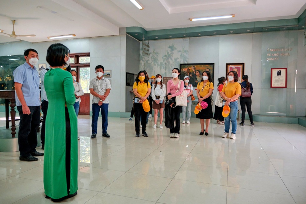 Vì sao mở cửa du lịch nhưng trói chân du khách quốc tế? - 4 Vì sao mở cửa du lịch nhưng trói chân du khách quốc tế? - 4