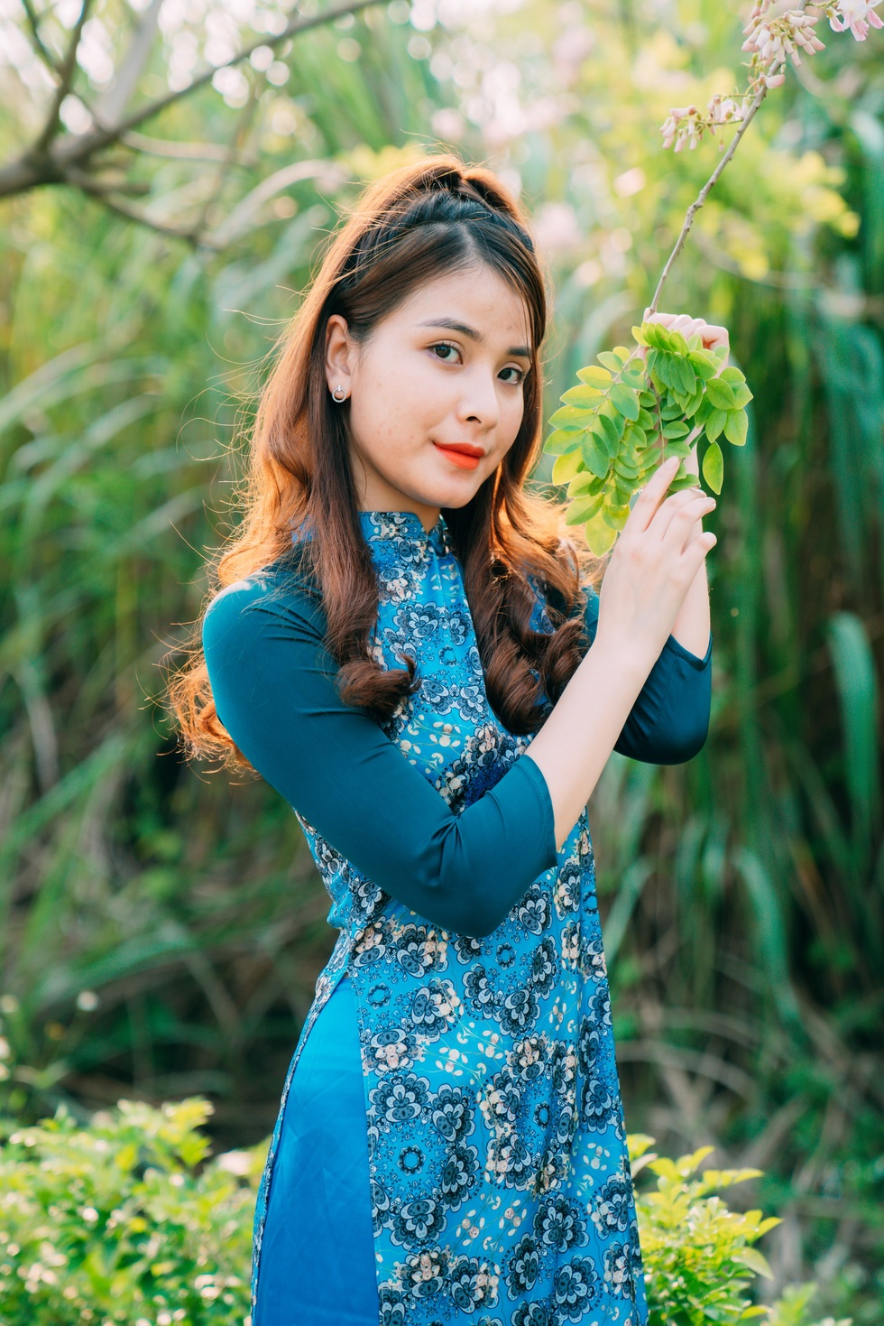 Loài hoa đất nước mặt trời mọc khoe sắc tô điểm chùa lớn nhất Việt Nam - 8 Loài hoa đất nước mặt trời mọc khoe sắc tô điểm chùa lớn nhất Việt Nam - 8